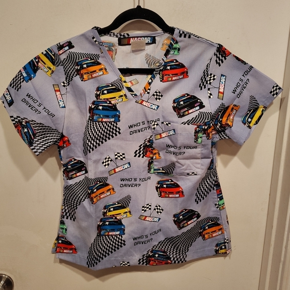 NASCAR Novelty Print Medical V-Neck Scrub Top Women's Sz XS Work Casual Fun